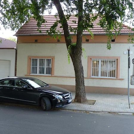 Eper Apartman Debrecen Exteriör bild