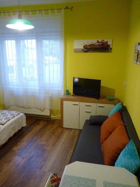 Eper Apartman Debrecen Exteriör bild