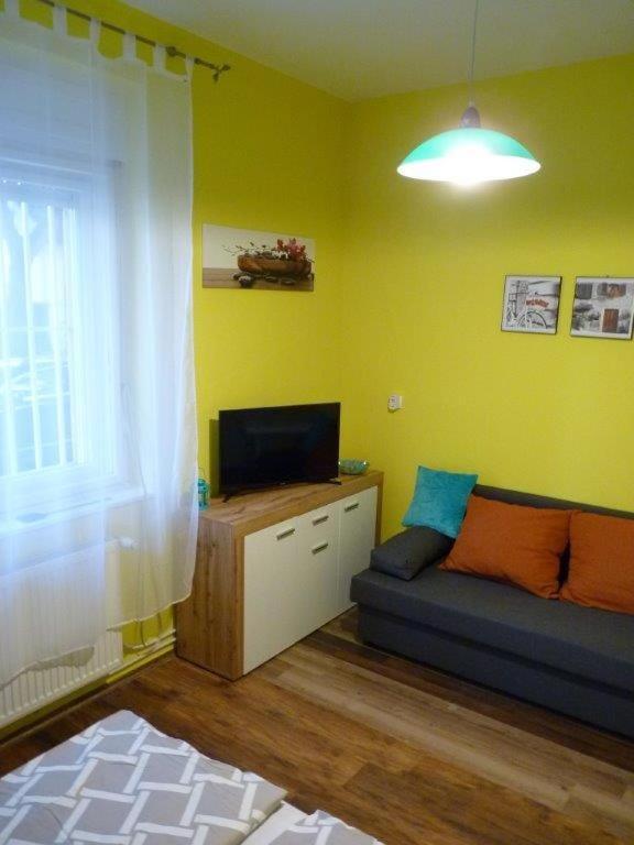 Eper Apartman Debrecen Exteriör bild