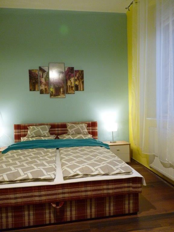 Eper Apartman Debrecen Exteriör bild